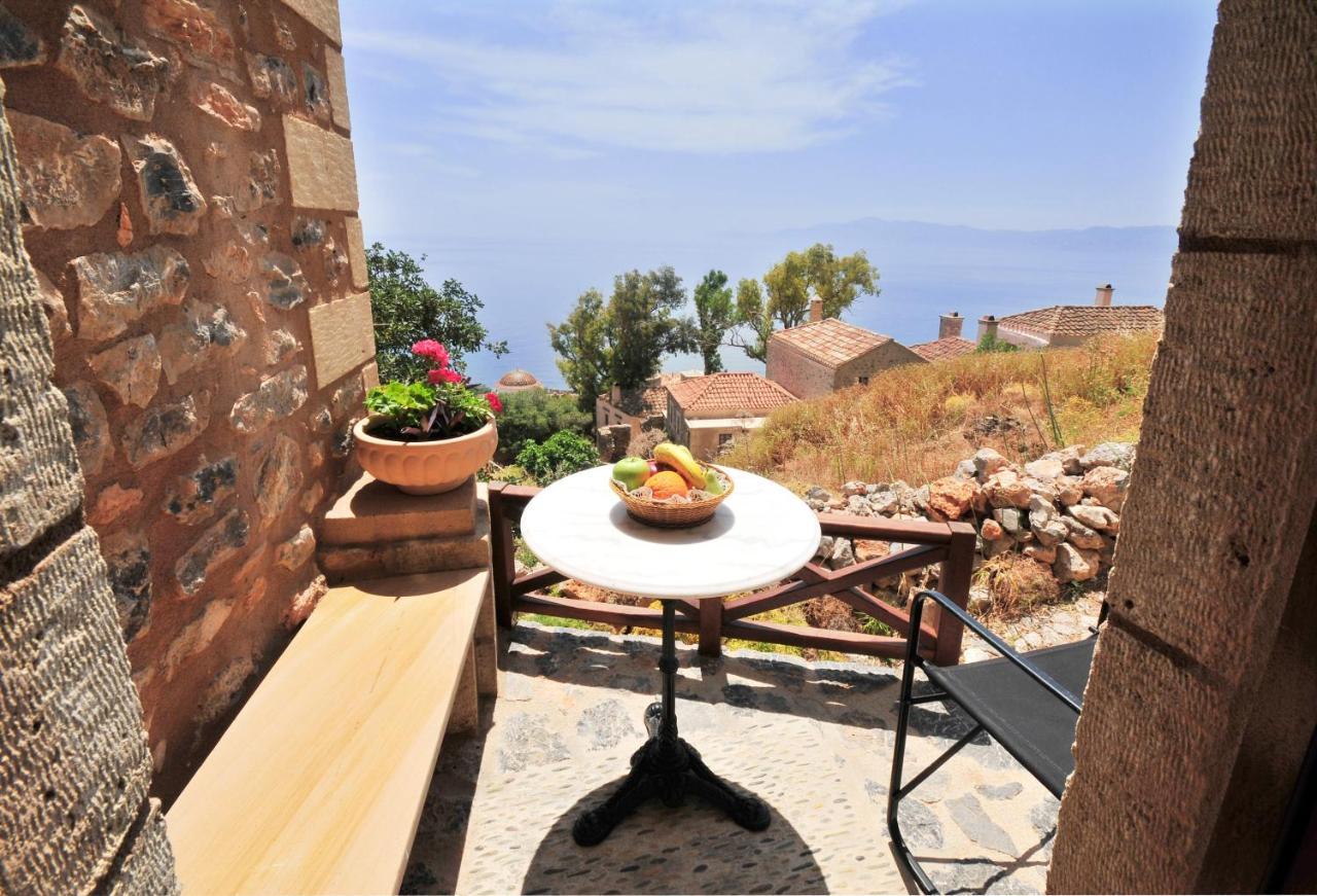 Izambo Guest Houses Monemvasia Extérieur photo